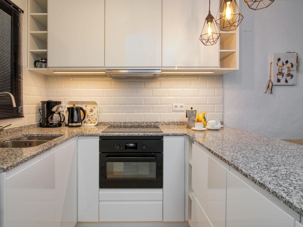 Apartment Nueva Playa-1 By Interhome Les Deveses المظهر الخارجي الصورة